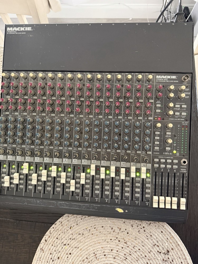 Mackie CR1604-VLZ 16-Channel 4-Bus Analog Mixer w/ Phantom Power