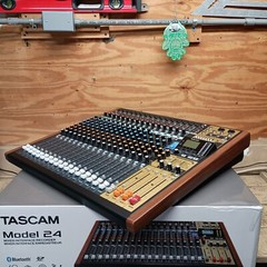 TASCAM Model 24 Multitrack Recorder / Mixer / USB Interface – Black with Wood Ch