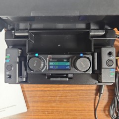 Hollyland LARK 150 2.4GHz 2-Person Clip-on Wireless Microphone System