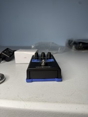 TC-Helicon VoiceTone H1 Single-Button Intelligent Vocal Harmony BARELY USED!