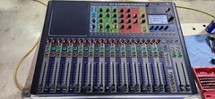 Soundcraft Si Expression 2 24-Channel Digital Audio Mixer IN CASE