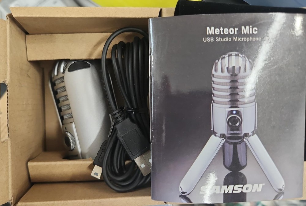 Samson Meteor Mic USB Studio Condenser Professional Microphone Open box