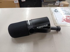 Shure Mv7 K-J Dynamic Microphone