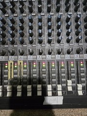 Mackie 1604-VLZ PRO 16 Channel Mic/Line Mixer