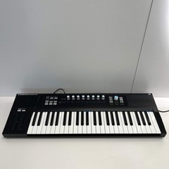 Native Instruments Komplete Kontrol s49 Controller keyboard