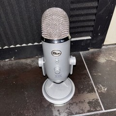 Blue Yeti USB Condenser Desktop Microphone Silver Multiple Polar Patterns