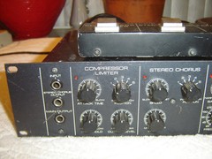 Ibanez UE405 Multi Effects, Original Black Version with Footswitch, Vintage Rack