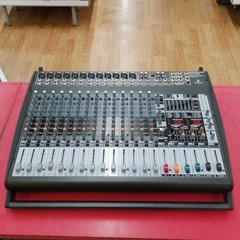 BEHRINGER EUROPOWER PMP6000 20ch PA Mixer Effects w/ Hard Case Tested TB01 25.0