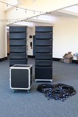 QSC WL2082-i, WL118-SW Line Array Loudspeaker with CXD 4.3 4.5 Amplifier Rack