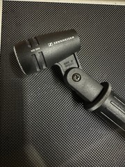 Sunnheiser MD504 Microphone With LP (Latin Percussion) Claw