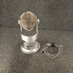 Blue Yeti USB Microphone Silver Condenser Mic USB Cable Cable Podcasting Stream