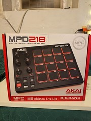Akai Professional MPD218 MIDI 16 MPD Pad Controller – Open Box, Unused