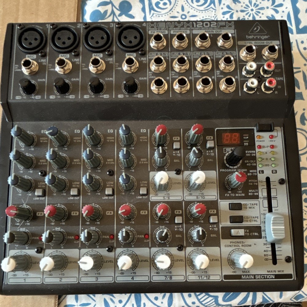 Behringer XENYX 1202FX 12-Channel Analog Desktop Mixer Built-In FX Phantom
