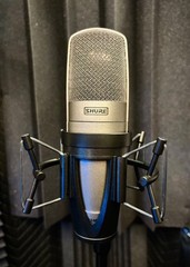 Shure KSM 42 Large Diaphragm Condenser Microphone – Hard Case & Shock Mount