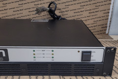 CROWN COM-TECH 210 Power Amplifier W/RACK EARS (TESTED)