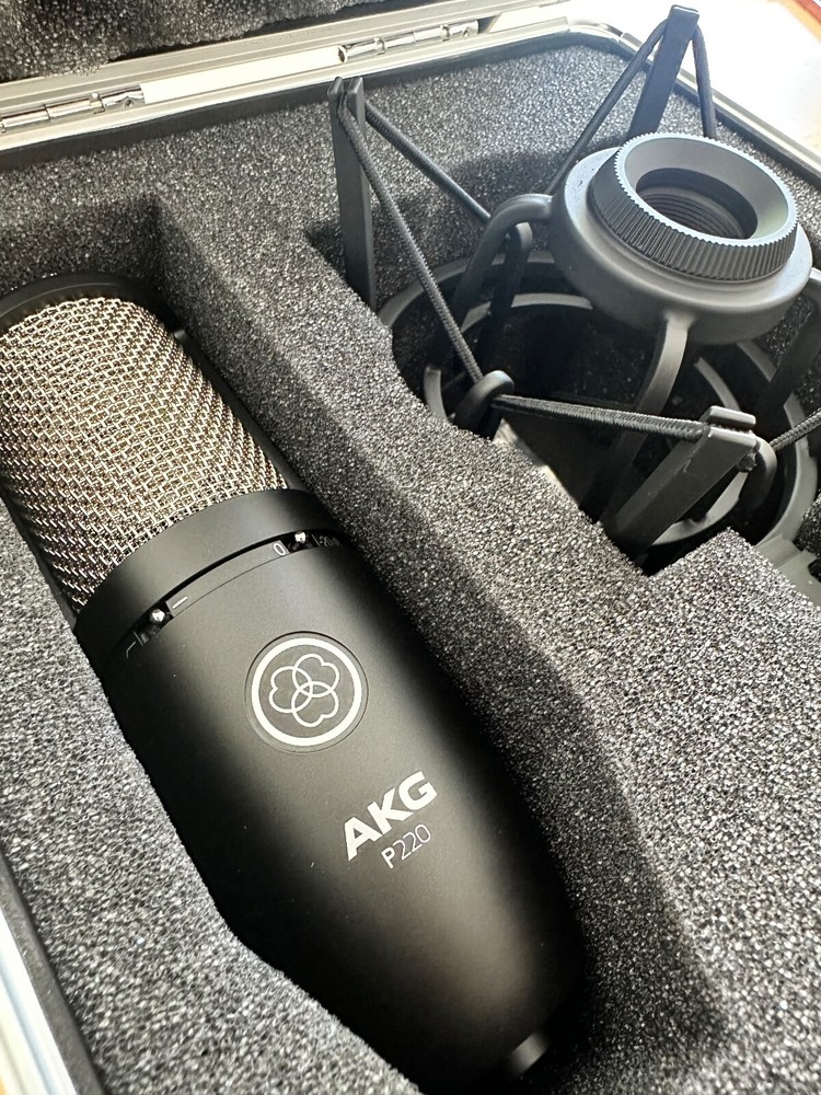 AKG P220 Microphone
