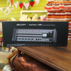 Zoom LiveTrak L-20R Rackmount Digital Mixer Recorder 20ch 22Input L20R