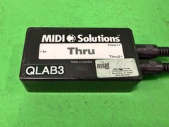MIDI Solutions MultiVoltage Thru 1-in 2-out MIDI Through, 2 cables included