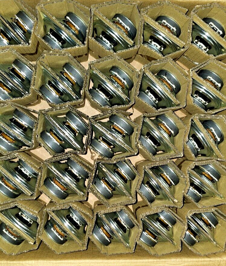 100PCS 3″ Industrial / Commercial Speaker 8Ohm, 3W, Panel Mount, 95dbA, Ferrite