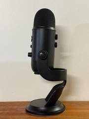 Blue Yeti Premium USB Microphone Blackout Edition w/Foam Windscreen (Open Box)