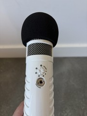 Rode Podcaster USB Microphone White + Shock Mount with Detachable Pop Filter