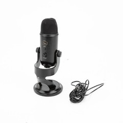 Blue Microphones Ultimate USB Microphone for Professional Recording SKU#2068308