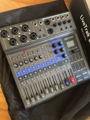 Zoom LiveTrak L-8 Portable Podcast 8-Track Multitrack Recorder + Carrying Bag