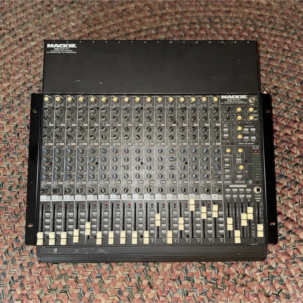 Mackie 1604-VLZ PRO 16-Channel 4-Bus Analog Mixer Phantom Power XLR RCA