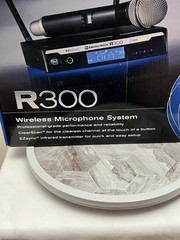 Electro-Voice R300 Wireless Microphone System Handheld Mic Receiver New Box