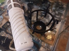 RODE PODCASTER MICROPHONE WHITE | MADE IN AUSTRALIA