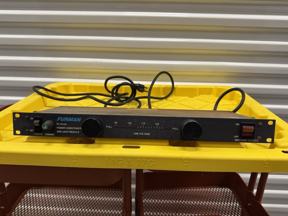 Vintage Furman PL-PLUS Power Conditioner and Light Module – Made in USA