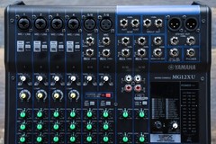 Yamaha MG12XU MG Series (XU Model) 12-Input Stereo Analog Live Mixer w/ Effects