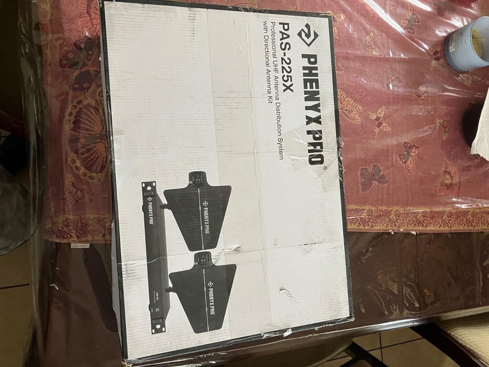 Active UHF Antenna Distribution System Phenyx Pro PAS-225X