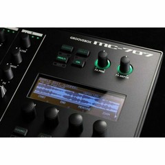 Roland MC-707 GROOVEBOX Sampler Sequencer 8 tracks 100% Genuine Product