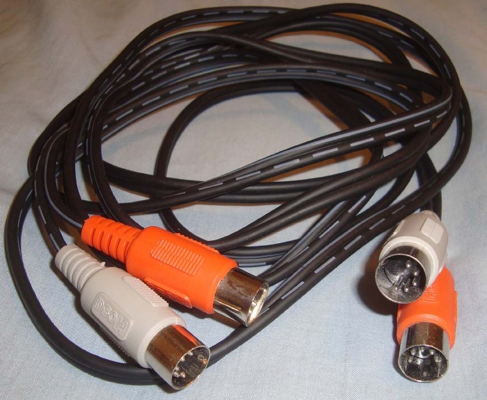 HOSA MID-310 Midi 5 pin DIN to same cable 10 feet red/gray