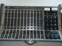 Peavey Twelve Hundred Stereo Mixer Model 1200 – Early Wood-Rear-Output Version