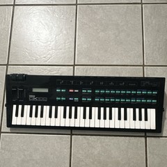 Yamaha DX100 Digital Programmable Algorithm Synthesizer Keyboard 49-Key