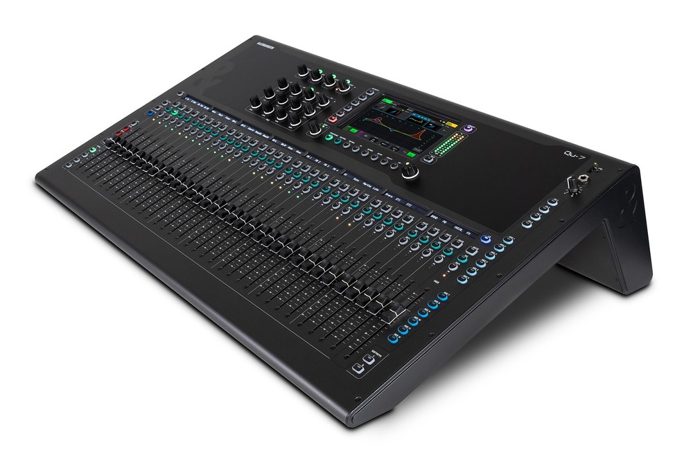 Allen & Heath AH-QU-7 32-Channel Digital Mixer, 96kHz FPGA Core, 33 Faders