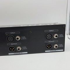 Behringer Ultra-Graph Pro GEQ3102 Ultra-Musical 31-Band Graphic Equalizer READ