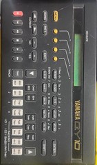 YAMAHA QY10 Music Sequencer Drum Machine Used