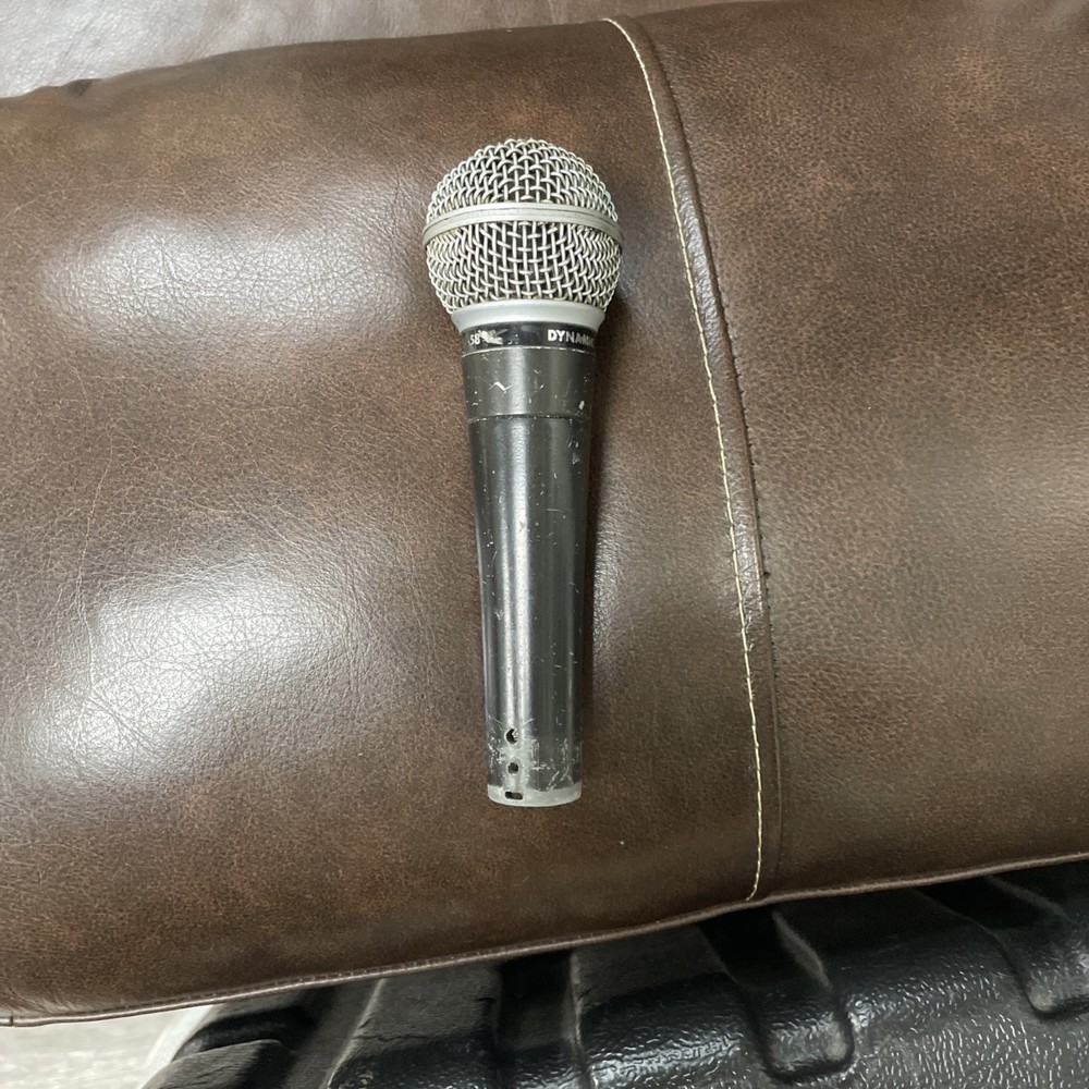 Shure SM58 Lo-Z Wired XLR Dynamic with clip vintage 80s