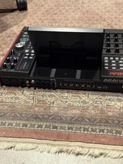 Akai Professional MPC-X Standalone Sampler and Sequencer – Black