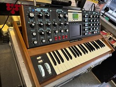 Moog Minimoog Voyager SELECT SERIES Electric Blue Analog Synth V3.5 ARMENS