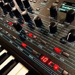 Oberheim TEO-5 Compact 5-Voice Polyphonic Synthesizer STUDIO KIT