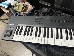 Native Instruments Komplete Kontrol A61 Smart Keyboard Controller