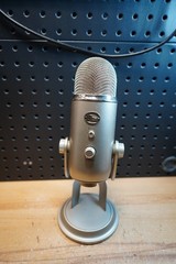(I) Blue Yeti USB Condenser Microphone 988-000103 Silver – No Cable