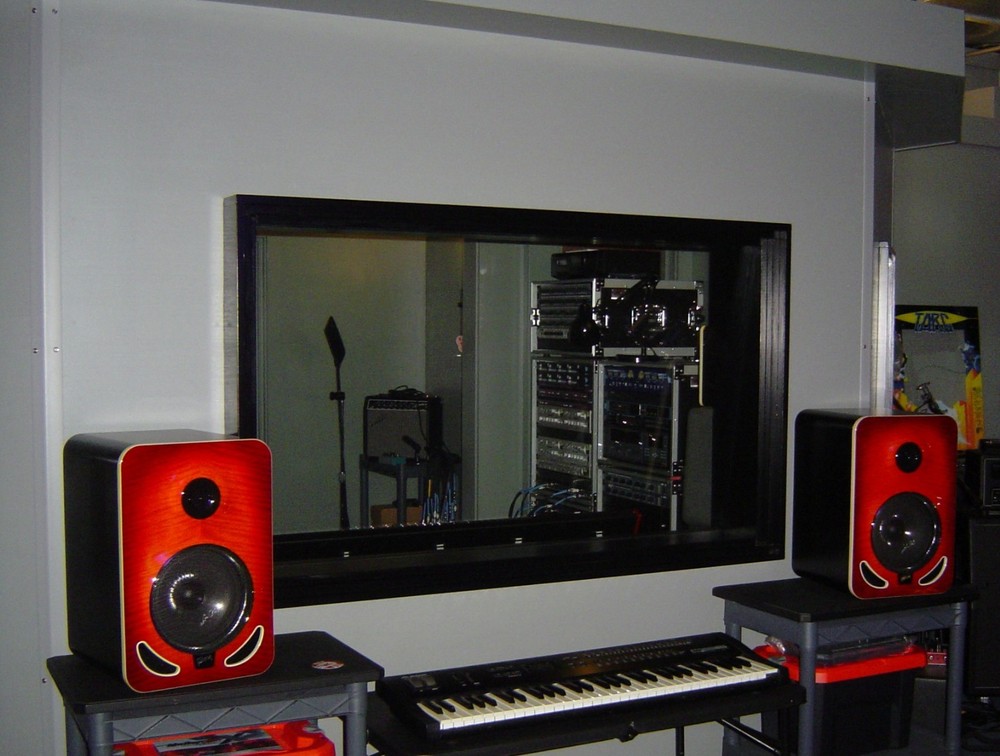 Gibson Les Paul LP8 Powered Studio Monitors BEAUTIFUL PAIR w/ original boxes