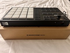Native Instruments MASCHINE MK3 Sampler & Sequencer Black 16 Pads USB