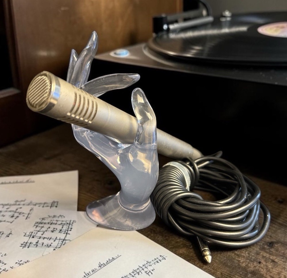Lafayette 99-46427 Condenser Microphone with 19 Foot Cord