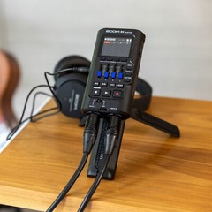 Zoom R4 MultiTrak 32-Bit Float Recorder with Stereo Bouncing